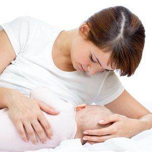 تضخم صدر الأم بعد الولادة