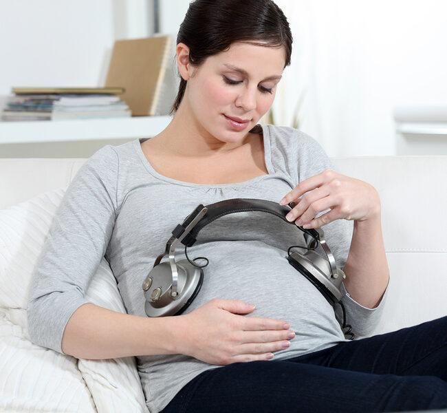 bigstock-Pregnant-woman-putting-headpho-29200214 bigstock-Pregnant-woman-putting-headpho-29200214