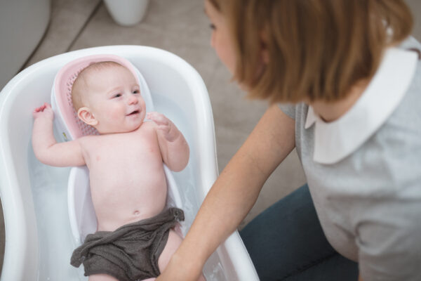 ⁦מושב כסא מותאם לאמבטיה של התינוק   Angelcare גיל 0 עד חצי שנה ורוד⁩ – תמונה ⁦7⁩